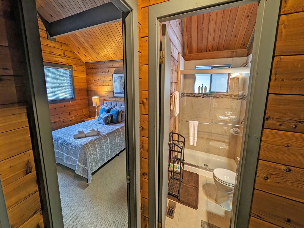 Lava Top 1 Vacation Rental in Sunriver - RedAwning