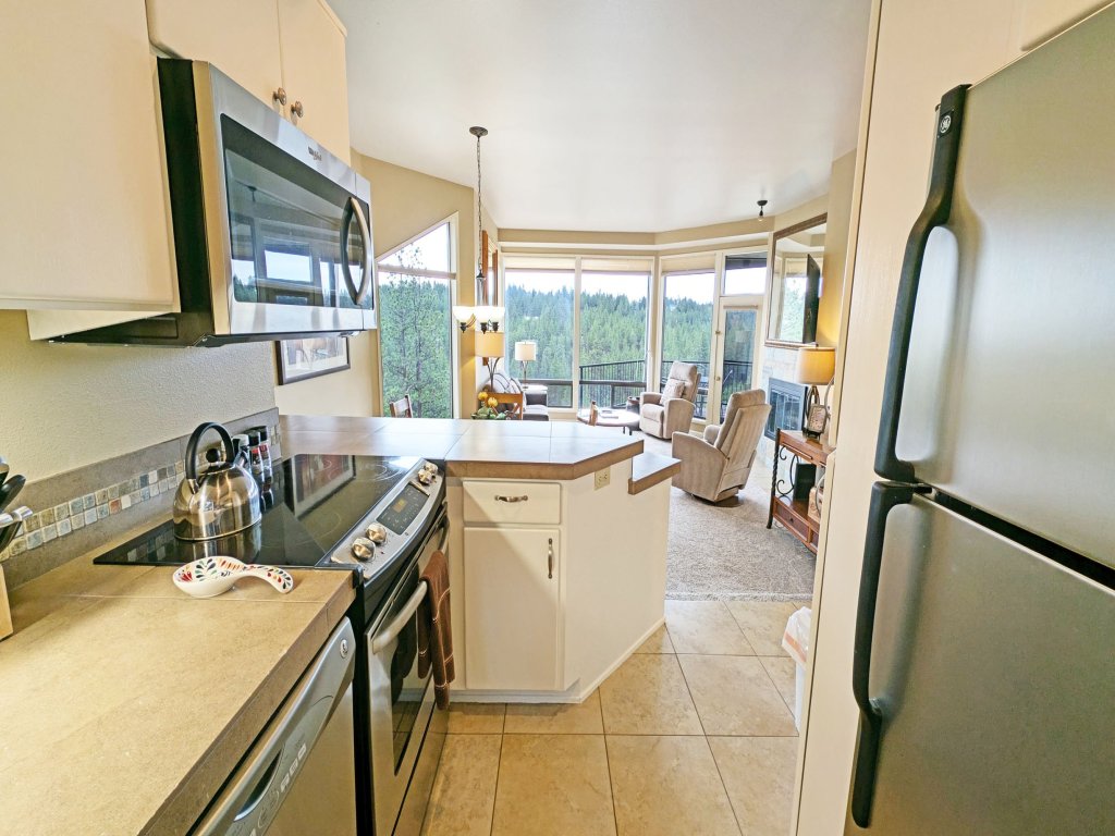 River Ridge 332AB Vacation Rental in Bend - RedAwning