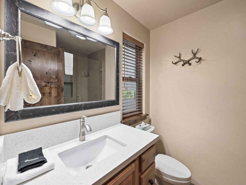 Augusta 3 Vacation Rental in Sunriver - RedAwning