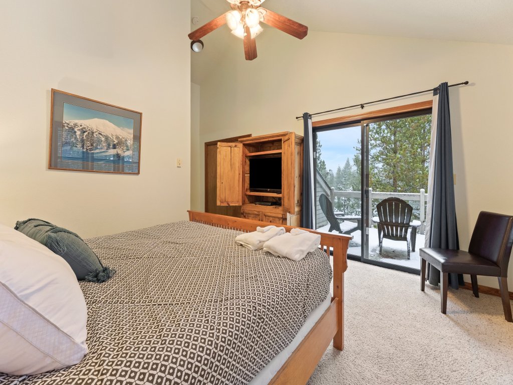 Yellow Pine 10 Vacation Rental in Sunriver - RedAwning