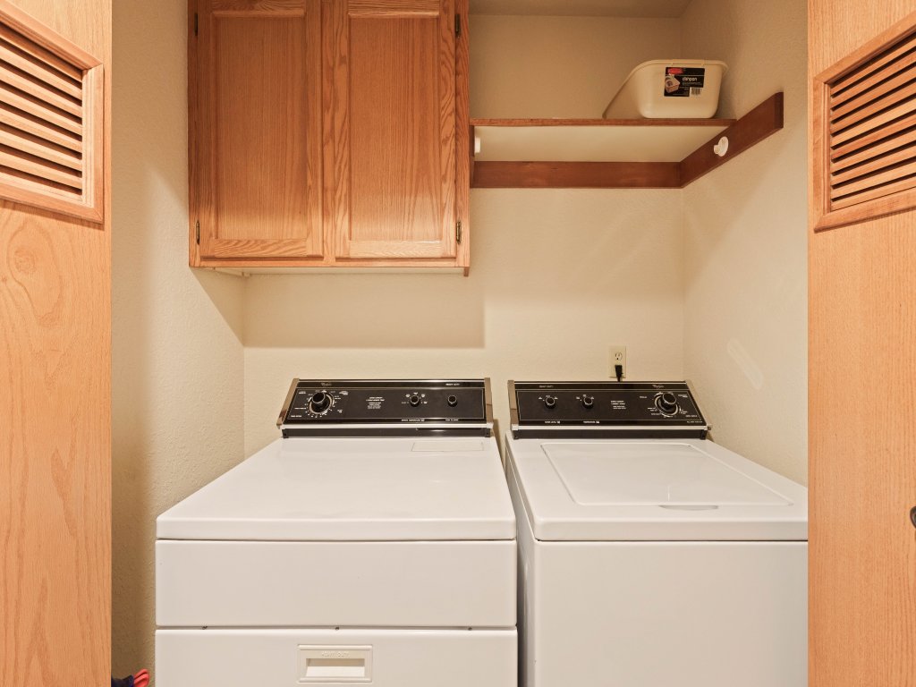 Fairway Village 25 Vacation Rental in Sunriver - RedAwning