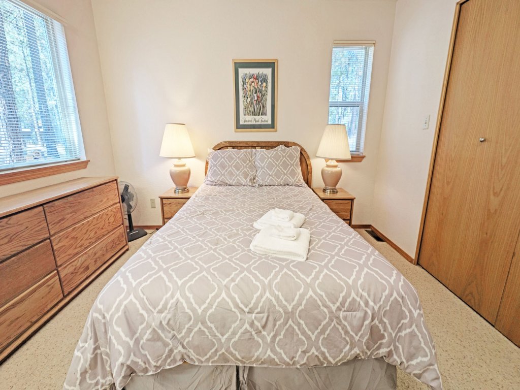 Mt Hood 13 Vacation Rental in Sunriver - RedAwning
