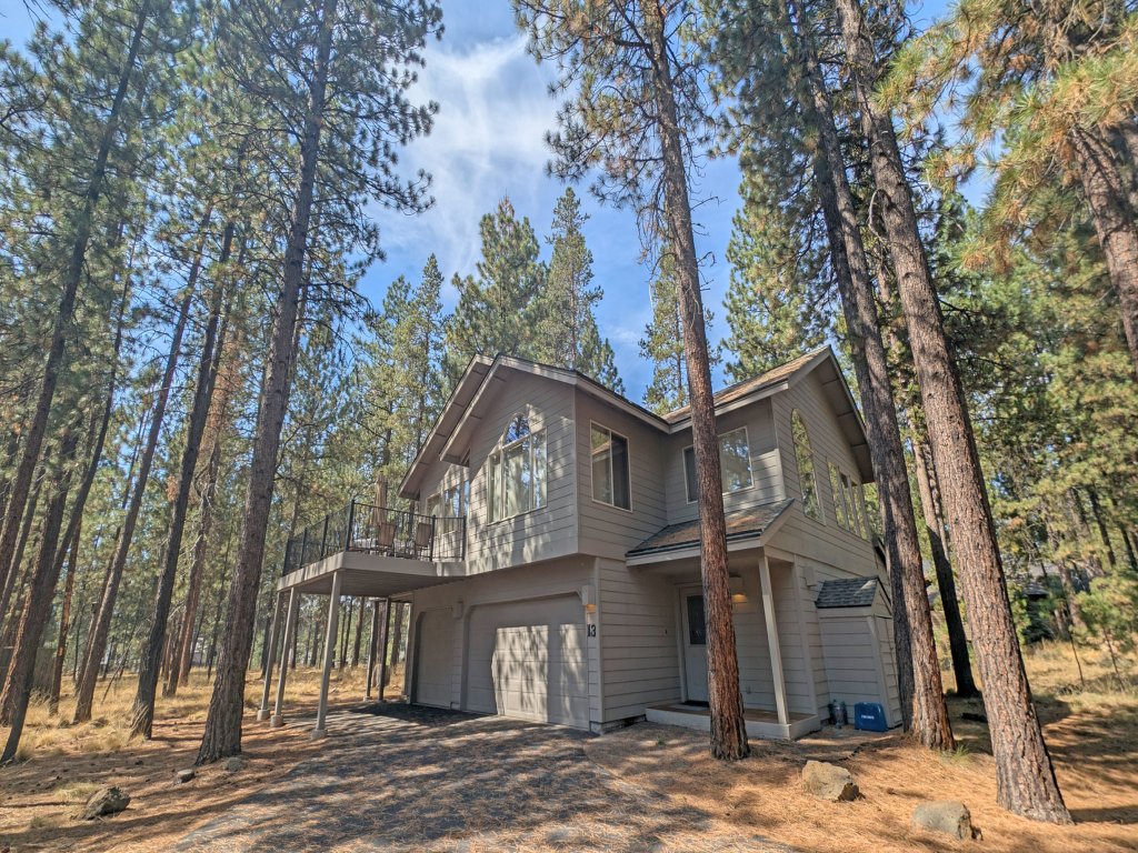 Mt Hood 13 Vacation Rental in Sunriver - RedAwning