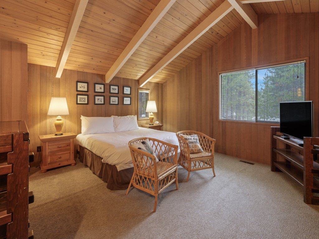 Lookout 3 Vacation Rental in Sunriver - RedAwning