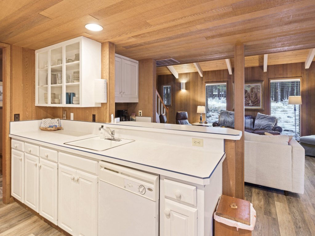 Lookout 3 Vacation Rental in Sunriver - RedAwning