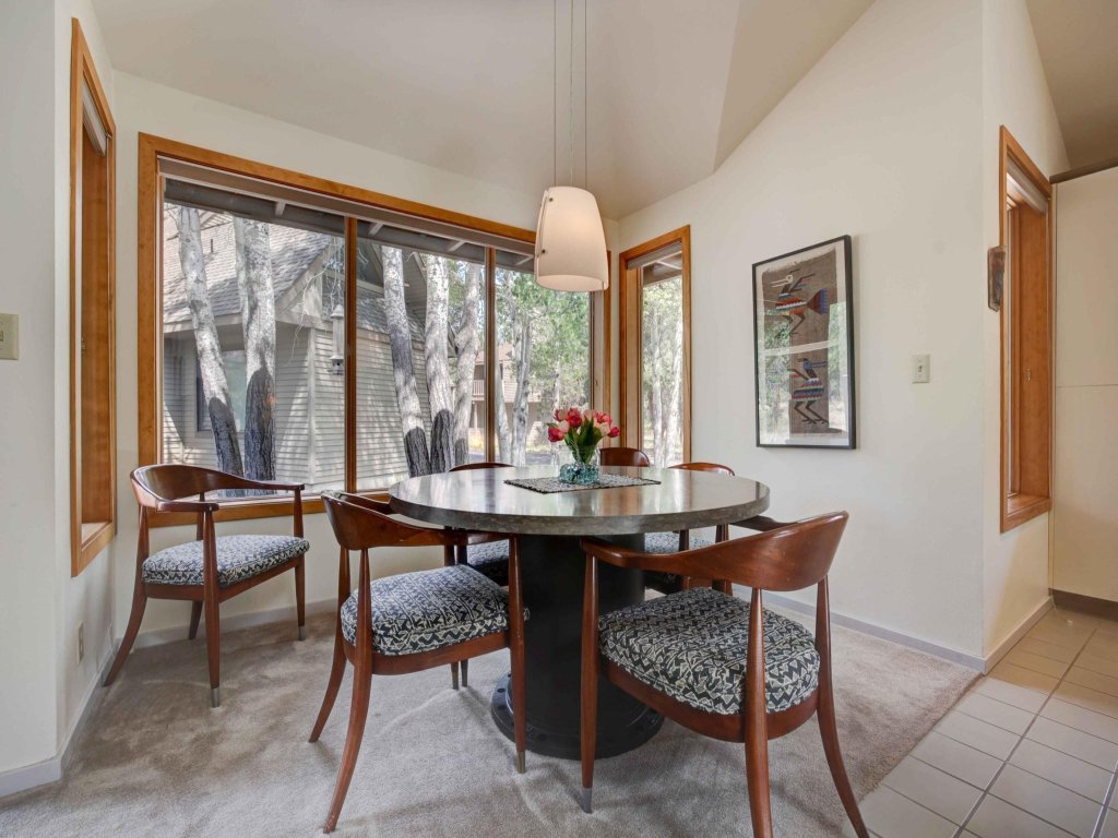 4 Rocky Mountain Lane Vacation Rental in Sunriver - RedAwning