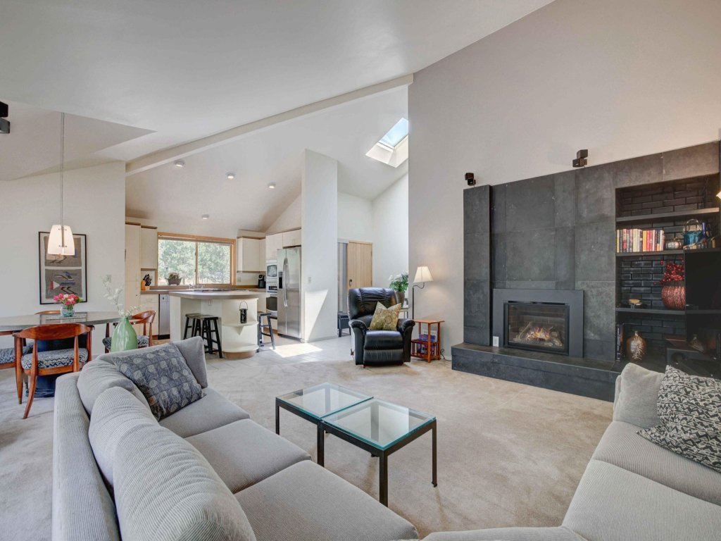 4 Rocky Mountain Lane Vacation Rental in Sunriver - RedAwning