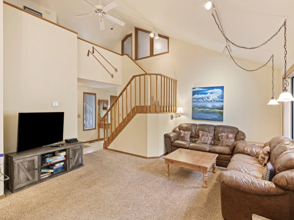 Blue Goose 16 Vacation Rental in Sunriver - RedAwning