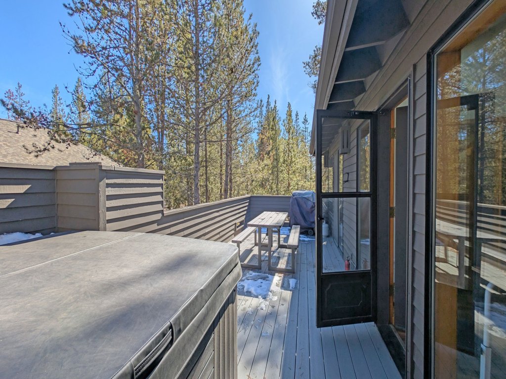 Alpine 4 Vacation Rental in Sunriver - RedAwning
