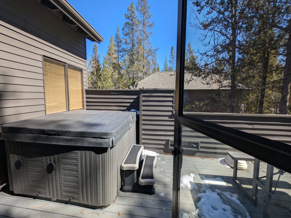 Alpine 4 Vacation Rental in Sunriver - RedAwning