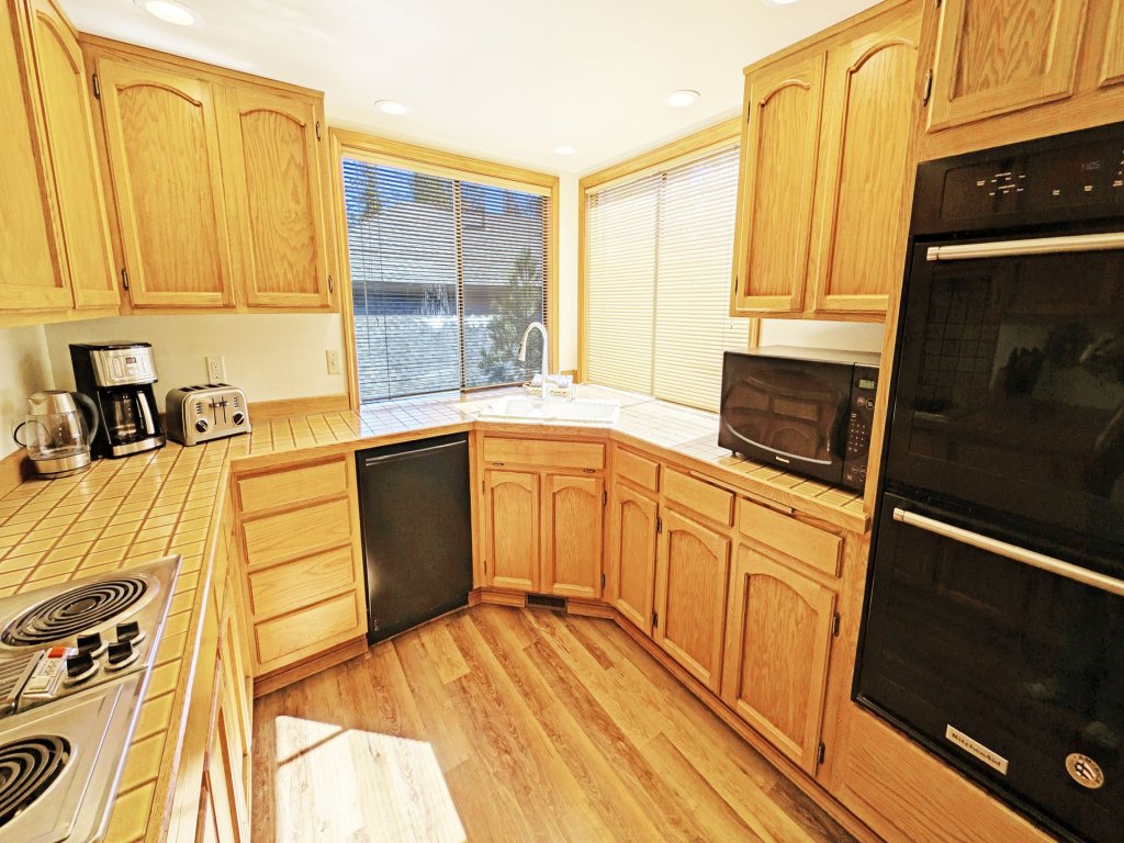 Alpine 4 Vacation Rental in Sunriver - RedAwning