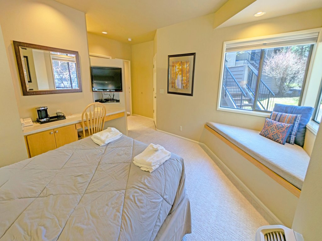River Ridge 331B Vacation Rental in Bend - RedAwning