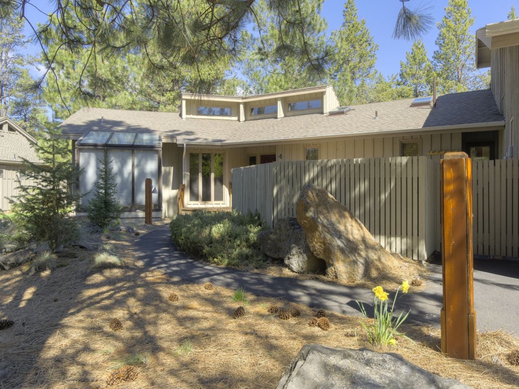 Grouse 4 Vacation Rental in Sunriver - RedAwning