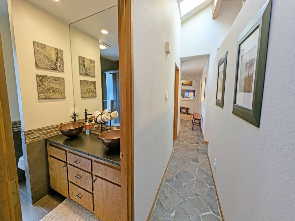 Grouse 4 Vacation Rental in Sunriver - RedAwning