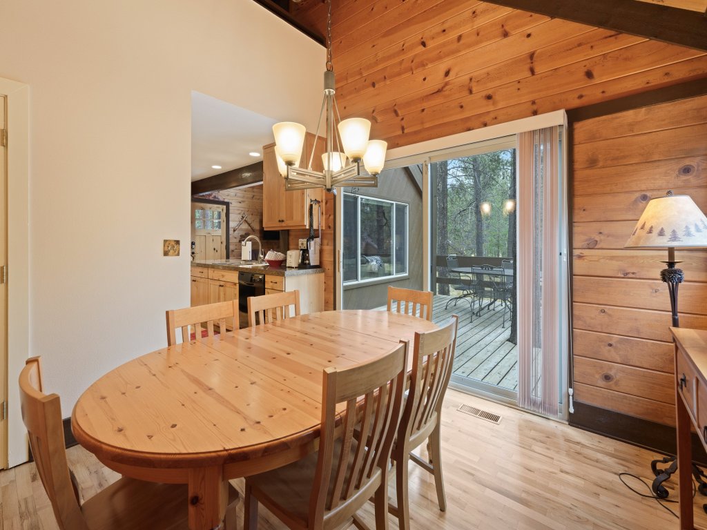 Pole House 10 Vacation Rental in Sunriver - RedAwning