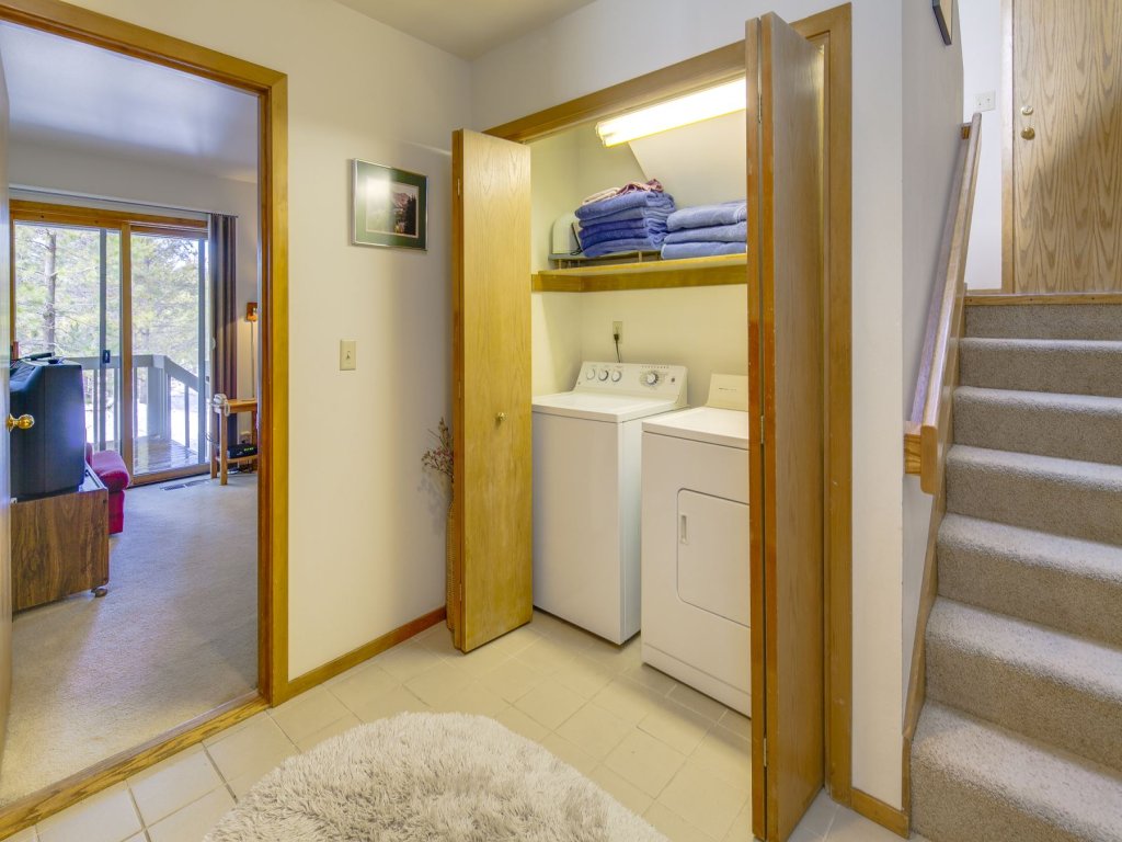 White Elm 29 Vacation Rental in Sunriver - RedAwning