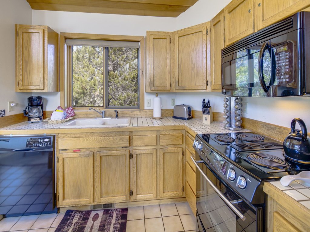 White Elm 29 Vacation Rental in Sunriver - RedAwning