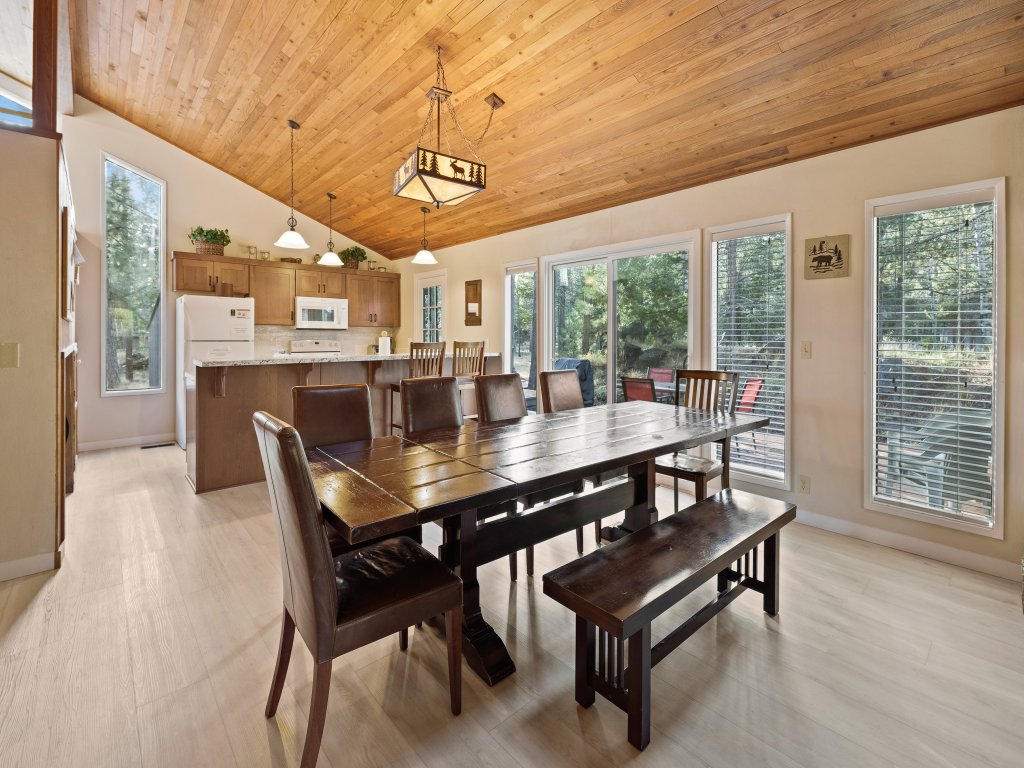 Whistling Swan 8 Vacation Rental in Sunriver - RedAwning