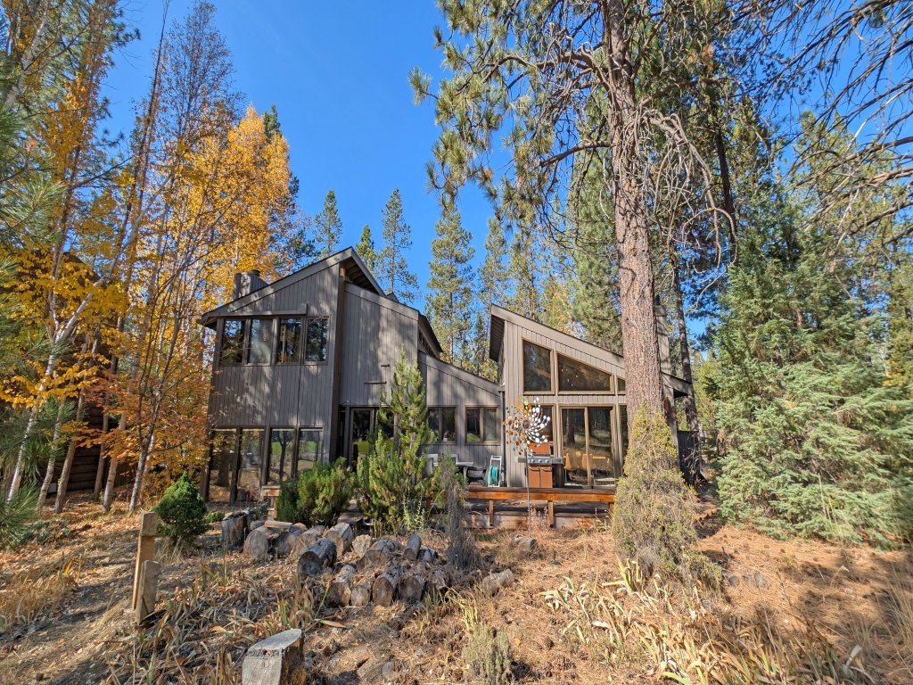 Salishan 5 Vacation Rental in Sunriver - RedAwning