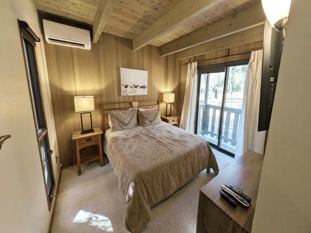 Salishan 5 Vacation Rental in Sunriver - RedAwning