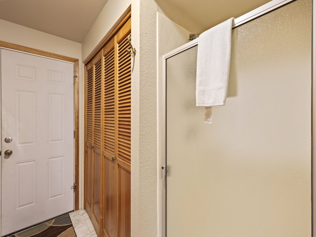 Sequoia 14 Vacation Rental in Sunriver - RedAwning