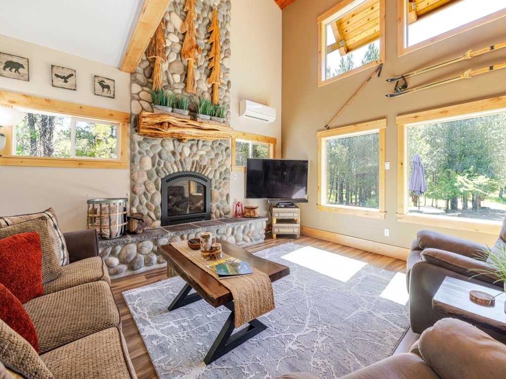 Aspen Place Vacation Rental in Oregon - RedAwning