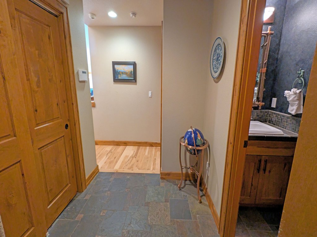 Yellow Pine 32 Vacation Rental in Sunriver - RedAwning