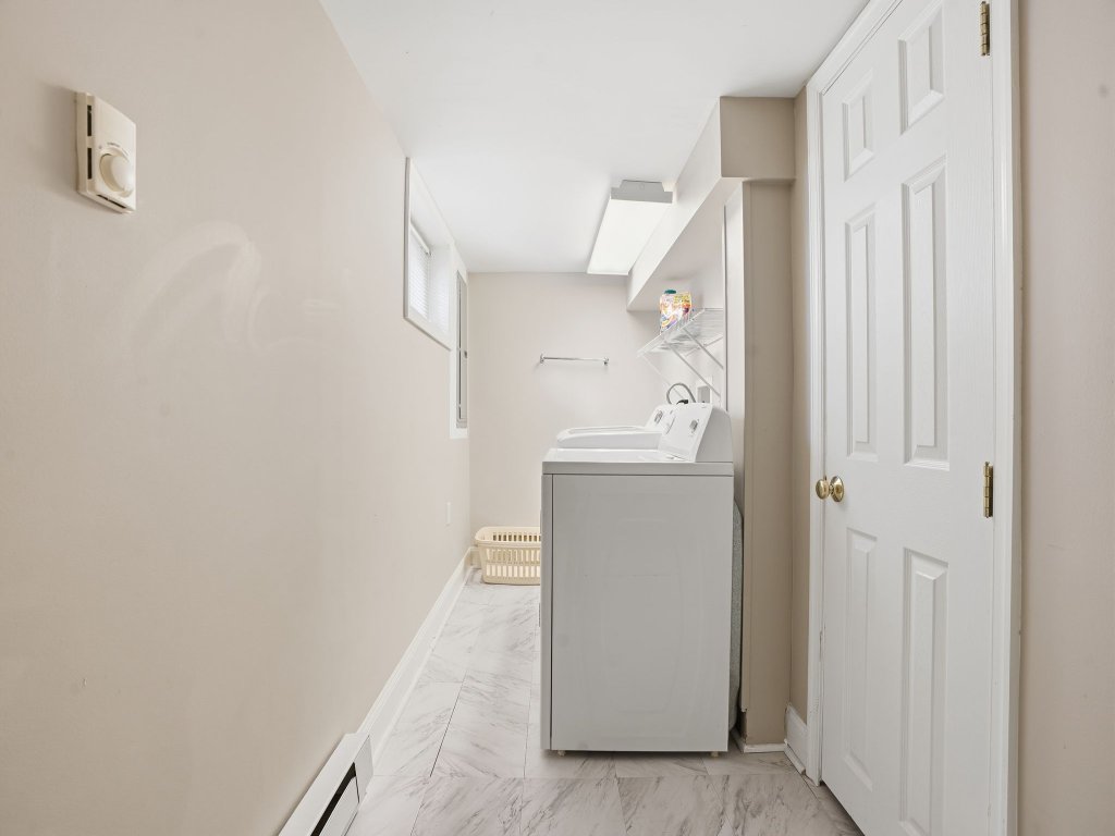 DC Area Bungalow Near Shops and Dining Vacation Rental in Virginia - RedAwning