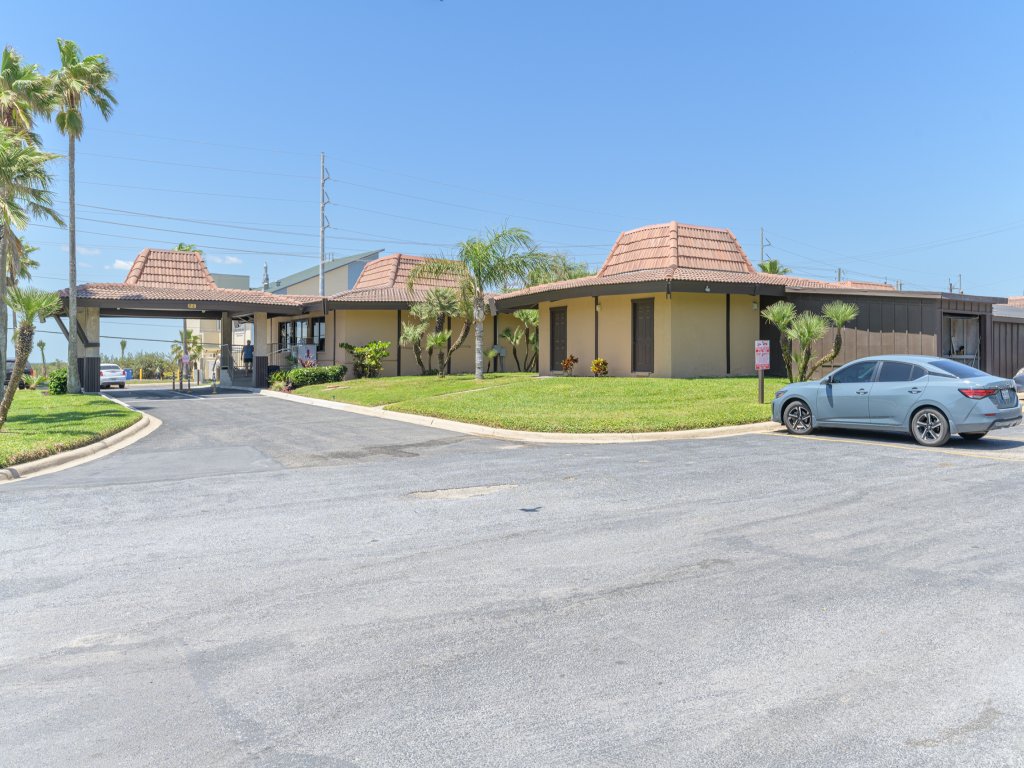 Tiki 156 -Beachfront 1BR Condo w/ King Bed Sleeps 4 Vacation Rental in South Padre Island - RedAwning
