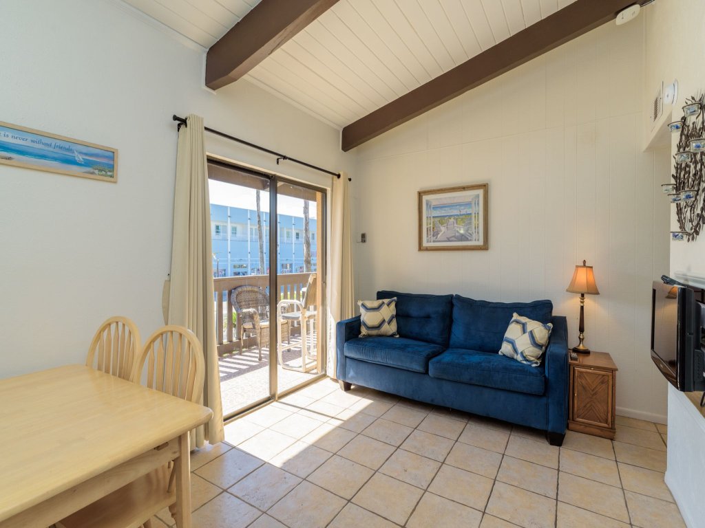 Tiki 260 - Comfortable 1BR Condo w/ Ocean Views Vacation Rental in South Padre Island - RedAwning