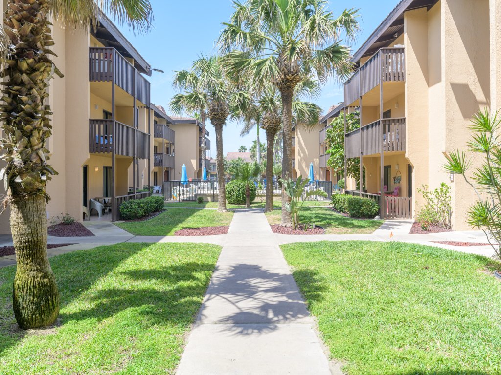 Tiki 151 - Beach Access Standard 1BR Condo Vacation Rental in South Padre Island - RedAwning