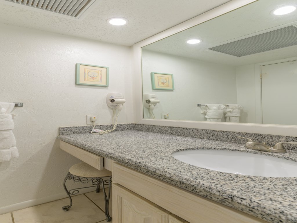 Tiki 218 - Close to the Beach 1BR Condo Sleeps 4 Vacation Rental in South Padre Island - RedAwning