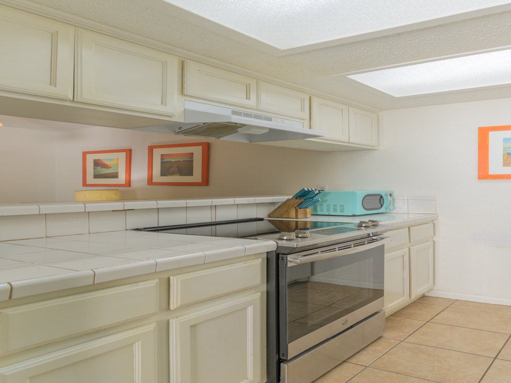 Tiki 318 - Lovely One Bedroom Beachfront Property Vacation Rental in South Padre Island - RedAwning