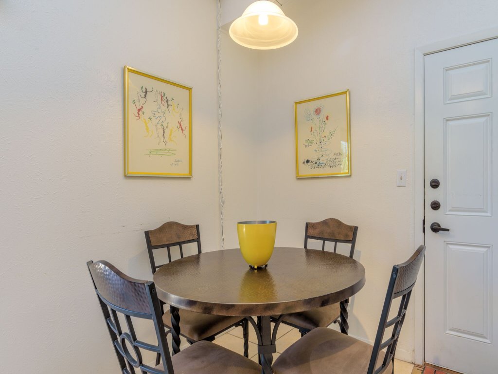 Tiki 202- Relaxing Standard 1BR Condo Near Beach Vacation Rental in South Padre Island - RedAwning