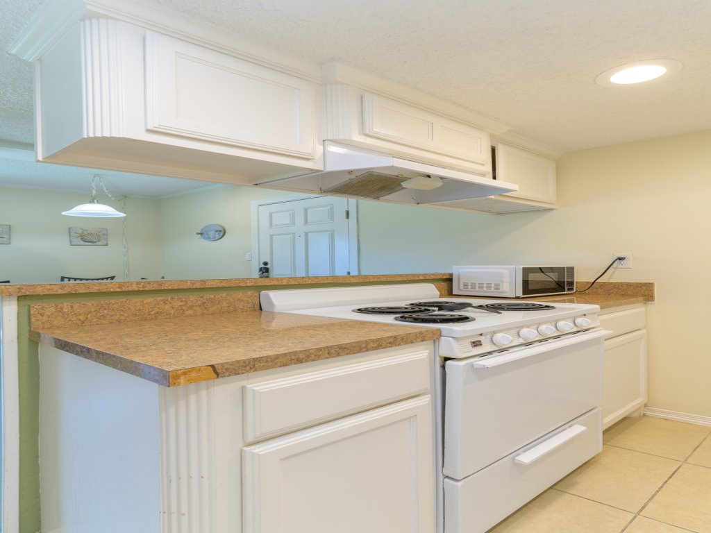Tiki 158 - Standard 1BR Beach Area Condo Vacation Rental in South Padre Island - RedAwning