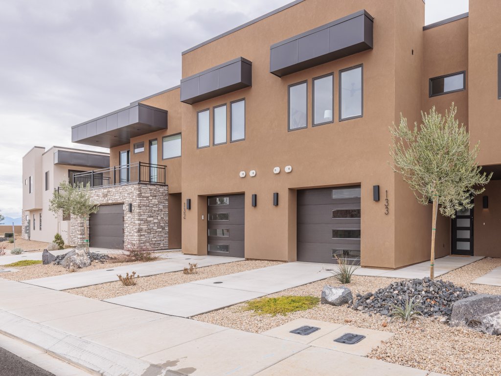 Hillcrest Pool House Vacation Rental in St. George - RedAwning