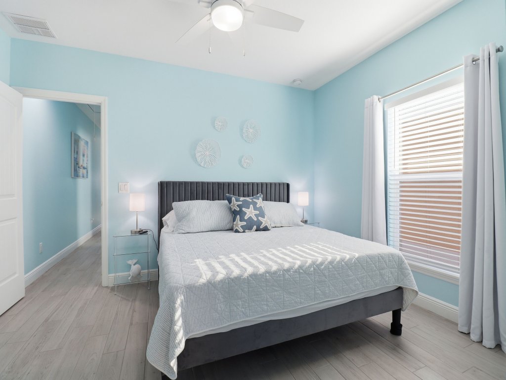 Charming Lilac Cottage 111 Vacation Rental in Florida - RedAwning