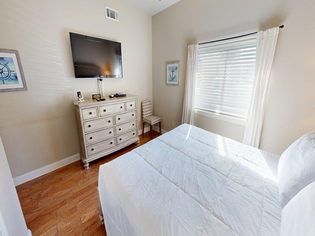 Alerio 103E Vacation Rental in Miramar Beach - RedAwning