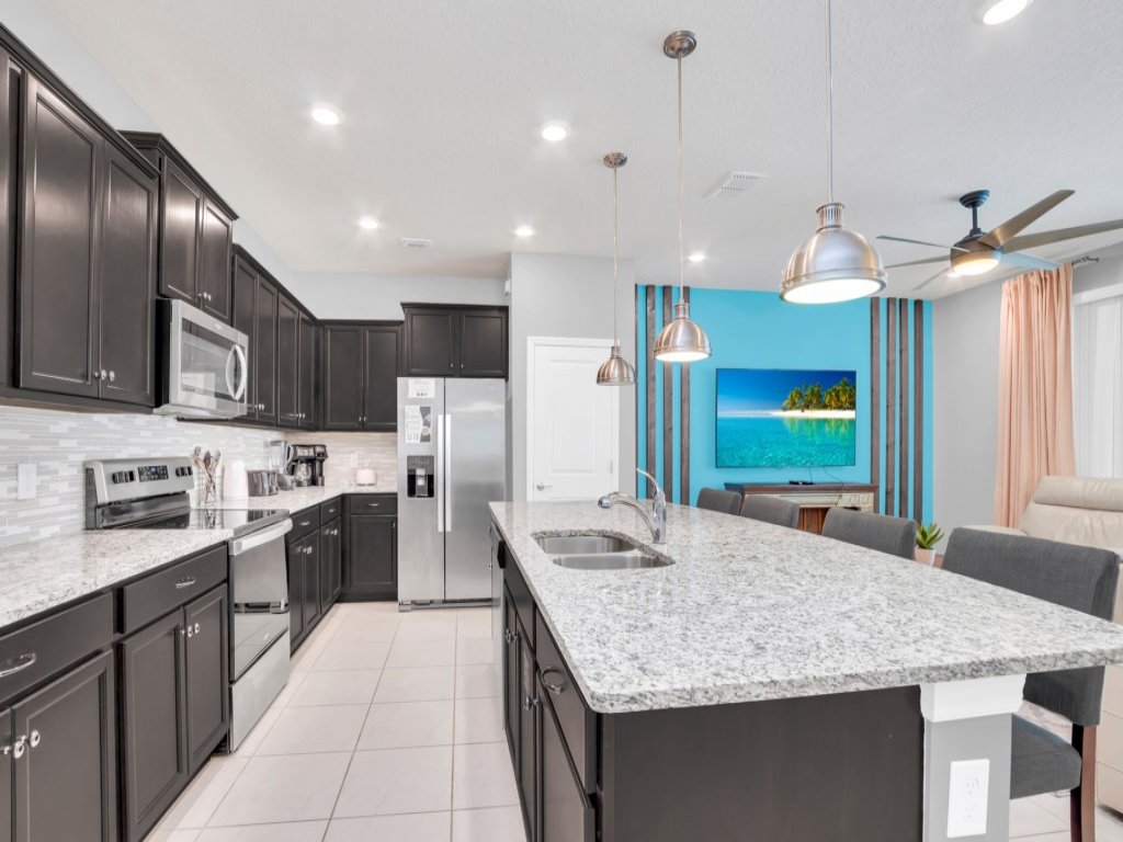 Your Enchanted Take Me Away Townhome! Vacation Rental in Davenport - RedAwning