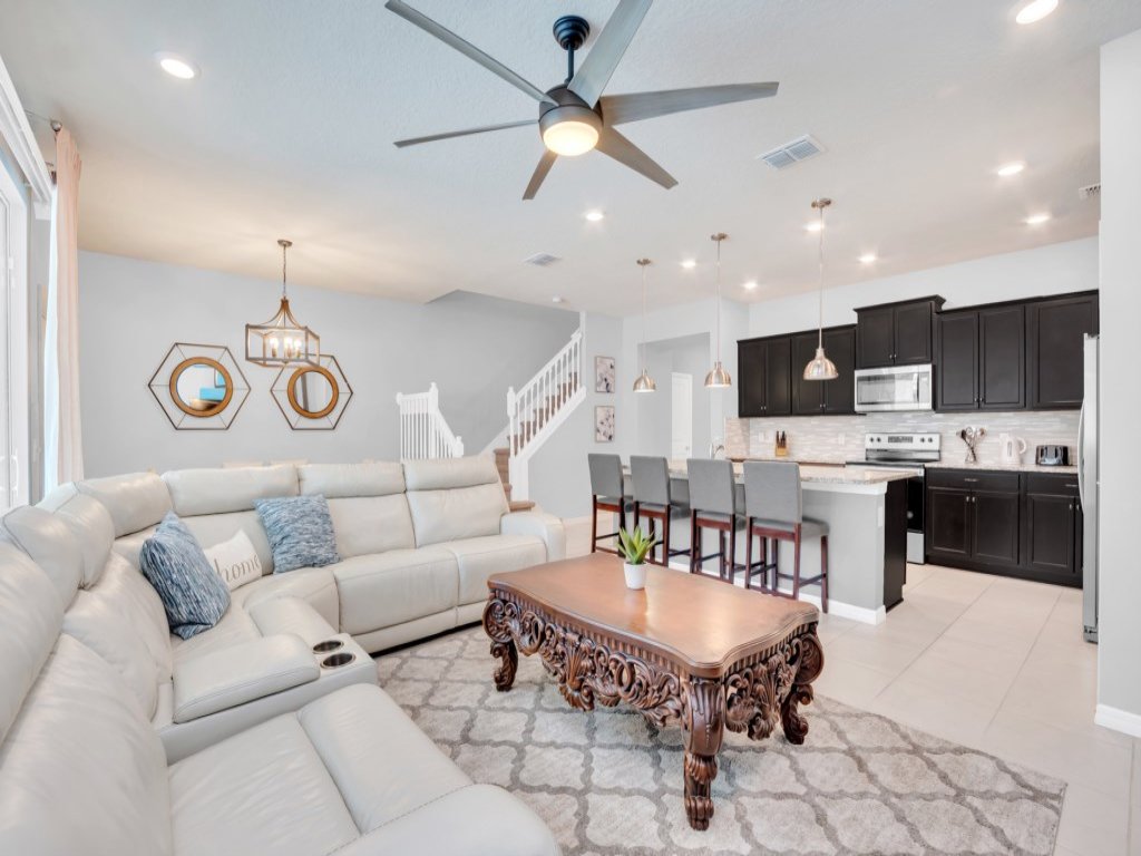 Your Enchanted Take Me Away Townhome! Vacation Rental in Davenport - RedAwning