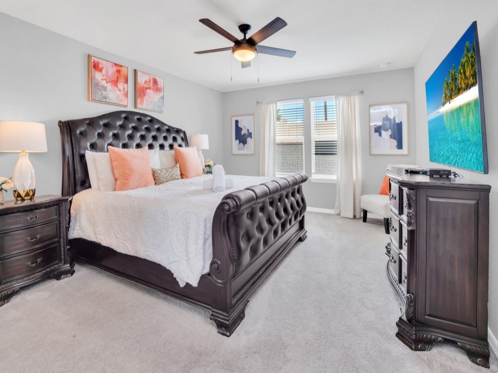 Your Enchanted Take Me Away Townhome! Vacation Rental in Davenport - RedAwning