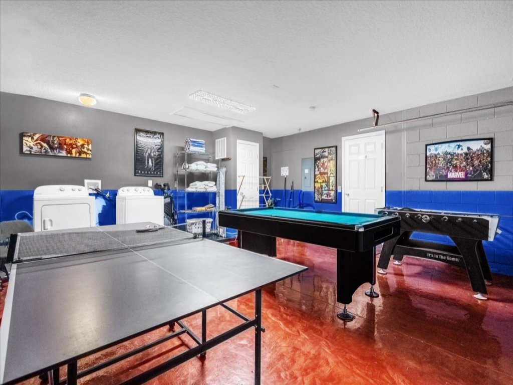 Large 4 Bed Pool Home! Vacation Rental in Davenport - RedAwning