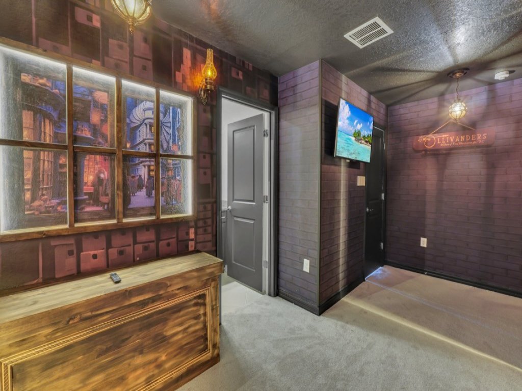 10 BED | 8 BATH Villa Gamesroom & Pool 16284Saint Vacation Rental in Clermont - RedAwning