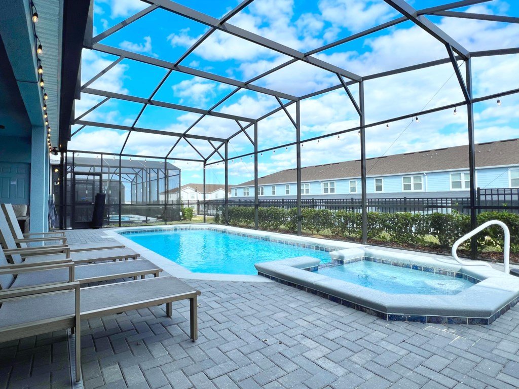 SciFi Theater Amazing Theme 7 Bed Pool Home Vacation Rental in Davenport - RedAwning