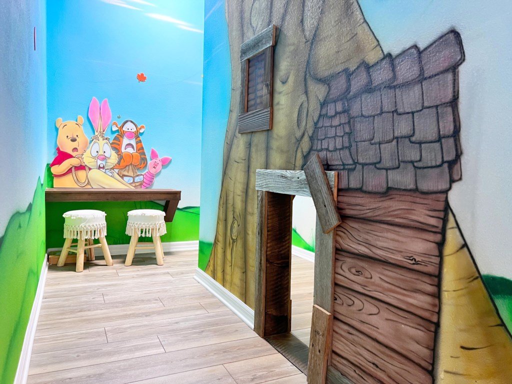 SciFi Theater Amazing Theme 7 Bed Pool Home Vacation Rental in Davenport - RedAwning