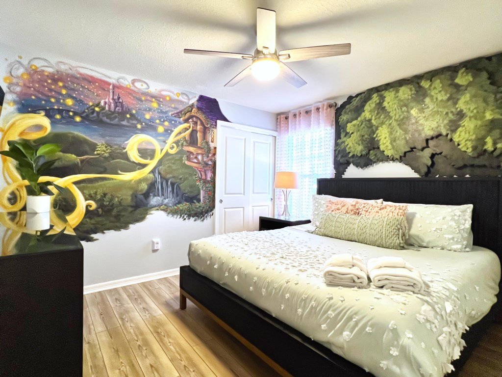 SciFi Theater Amazing Theme 7 Bed Pool Home Vacation Rental in Davenport - RedAwning