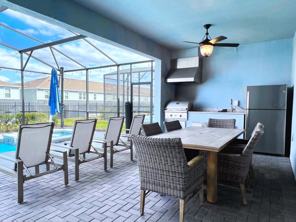 SciFi Theater Amazing Theme 7 Bed Pool Home Vacation Rental in Davenport - RedAwning