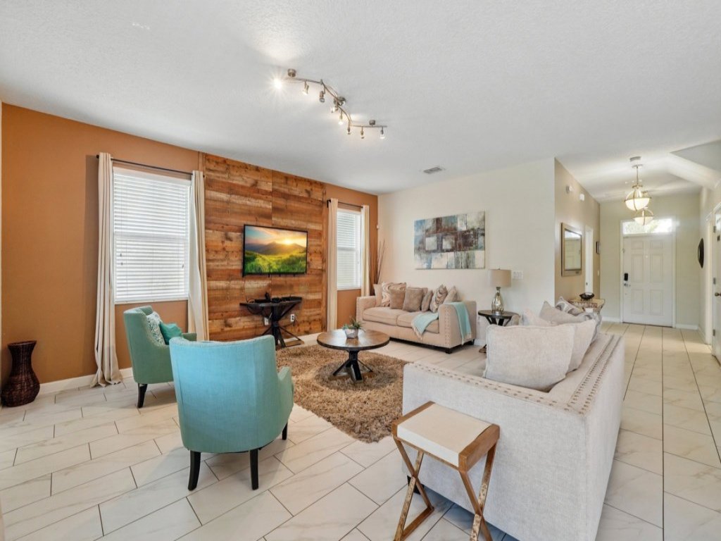 Exceptional Quality Private Pool Home Vacation Rental in Davenport - RedAwning