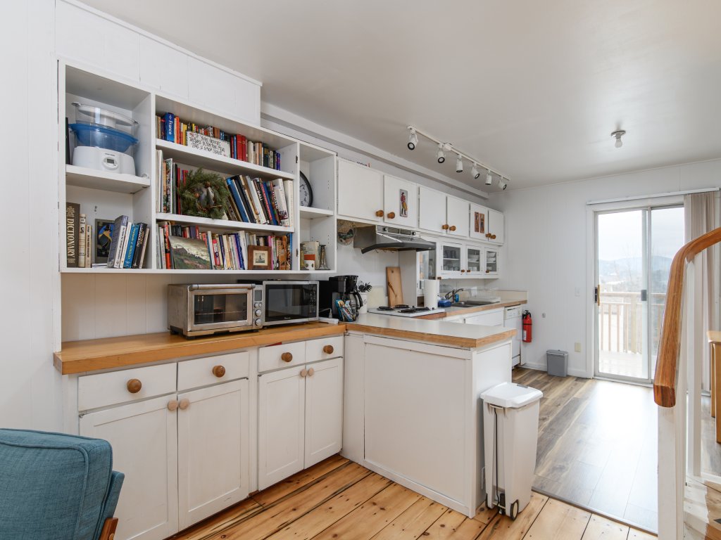 6 Village Edge Vacation Rental in Warren - RedAwning