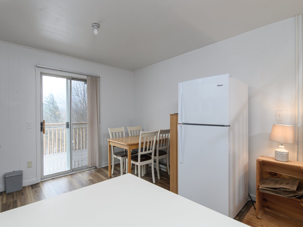 6 Village Edge Vacation Rental in Warren - RedAwning